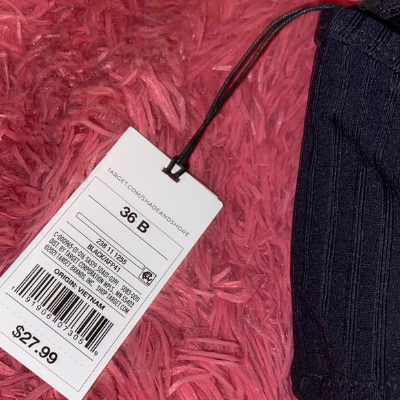 LIGHTLY LINED BLACK SWIM TOP - Picture 5 of 5